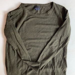 American Eagle Light “amazingly soft” Sweater